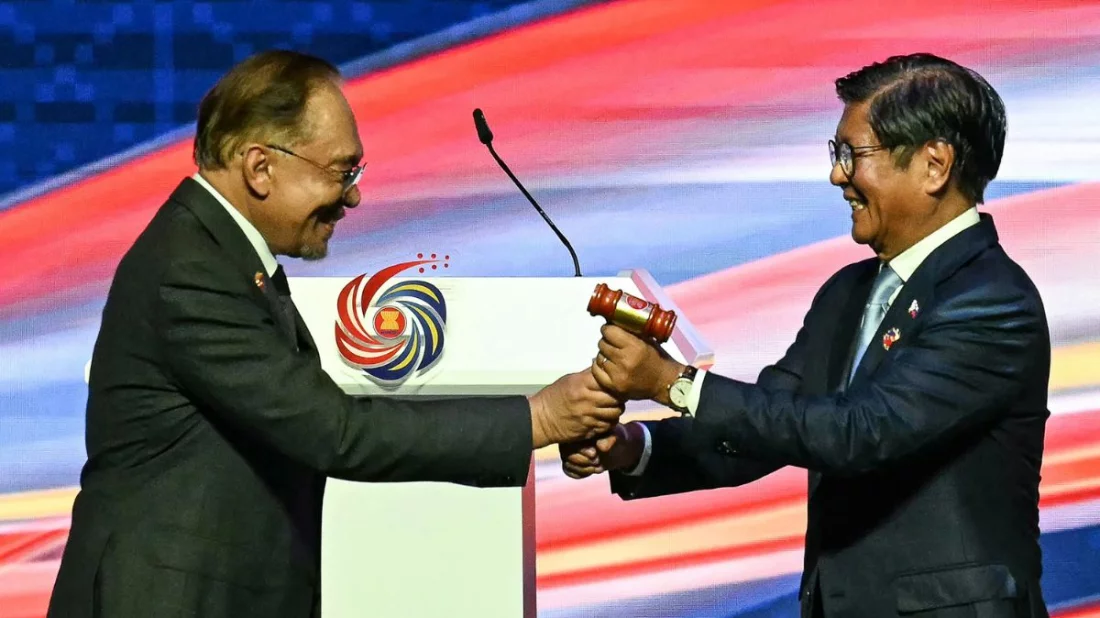 আসিয়ানের সভাপতির দায়িত্ব পেলেন ফিলিপাইনের প্রেসিডেন্ট